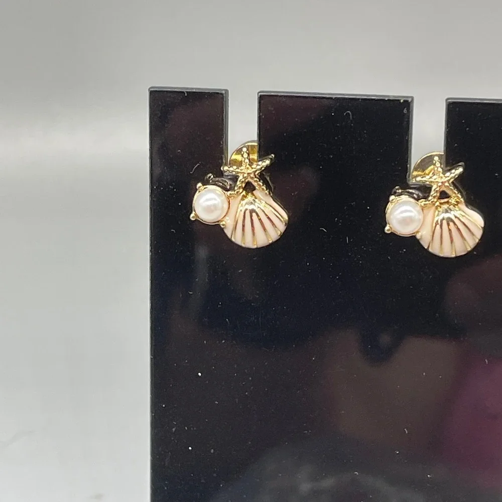Gold Tone Starfish Seashell Faux Pearl Stud Earrings Coastal Nautical Beachy